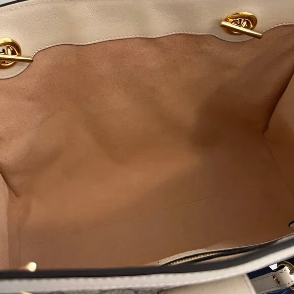 GUCCI Padlock GG Medium Shoulder/Tote Bag (EUC) - Picture 10 of 15